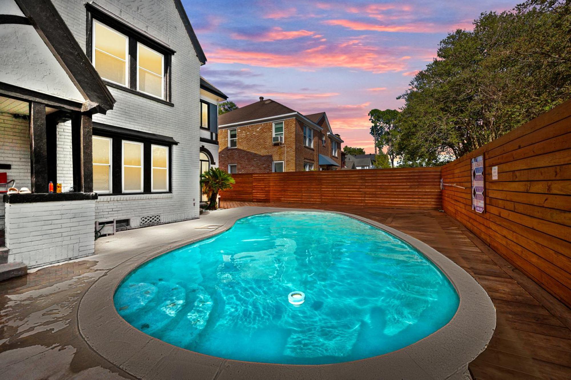 Daire Chic Studio Apt In Central With Free Park Houston